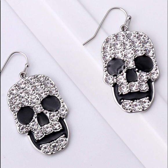 Skull Earrings - Picture 2 of 3
